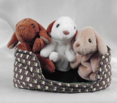 Folkmanis Puppies im Korb